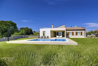 Moderna Villa Histria con piscina e vista
