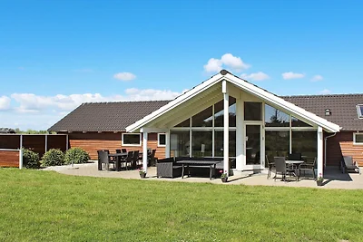 14 Personen Ferienhaus in Idestrup-By Traum