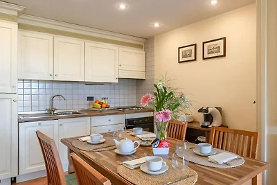 Modern appartement in Guidonia met tuin