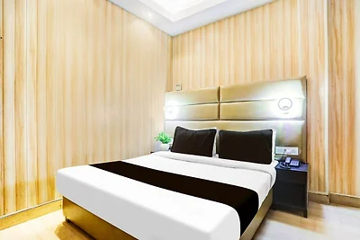 Super Hotel O Vivekanand Marg