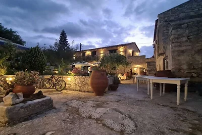 Charmante Villa in Gerani