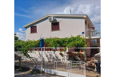 Charmantes Apartment in der Nähe von Krka