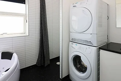 8 persone case ad Hadsund