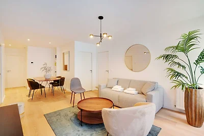 Strak appartement in Levallois-Perret