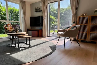 Waldrefugium mit Solarladegerät