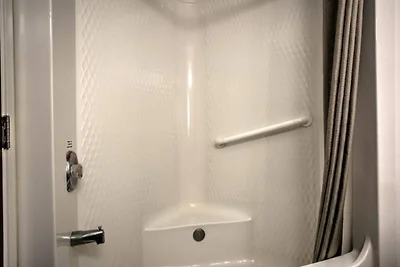 1 Queen -bett | Mobil Acces Wanne | Ns...