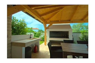 Villa in Rošini mit Schwimmbecken