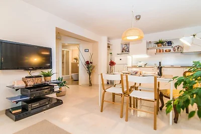 Studio in Villa Arta