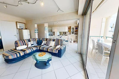 Wohnung in Saint-Gilles mit Meerblick