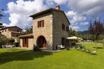 Appartamento a Cortona con Piscina e Vista
