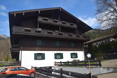 Luxuswohnung mit Garten und Terrasse
