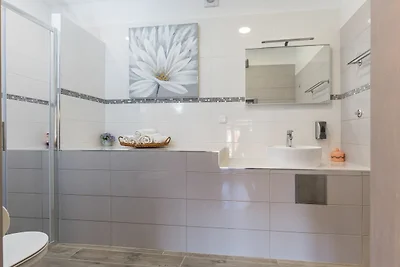 Big Terrace Apartment - Studio with Terrace a...