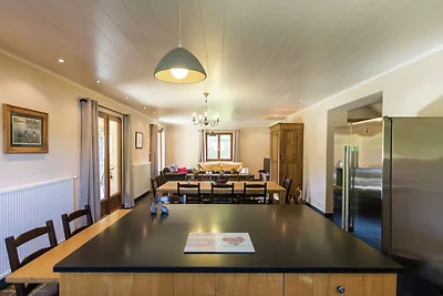 Luxuriöse Villa mit  Pool in Montignac