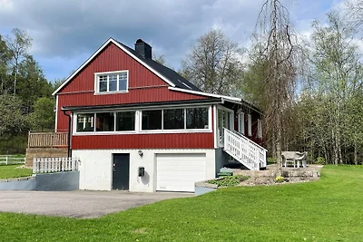 4 stelle case ad TVÄRRED