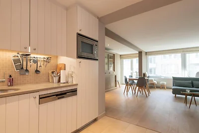 Apartment mit seitlichem Meerblick