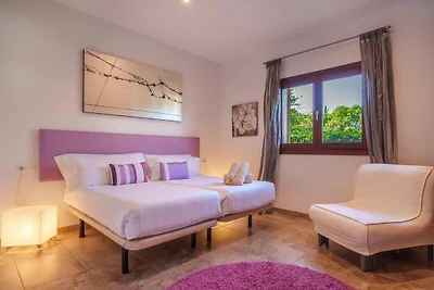 Villa moderna con piscina privata a Sa Pobla