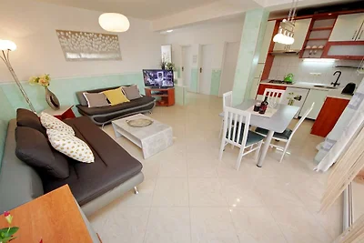 Two Bedroom Apartment with Balcony and Sea Vi...