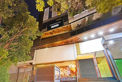 Super Townhouse ITPL, ehemals Royal Rooms