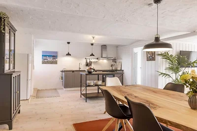 Cozy Coastal Retreat - By Traum...
