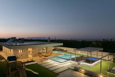 Luxusvilla mit Whirlpool für 9 Personen