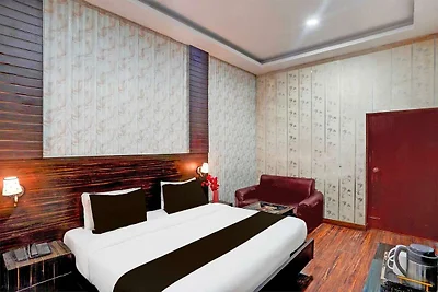 Collectie O Tyagi Road nabij de