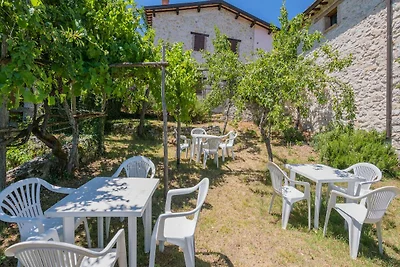 Ruhiges Ferienhaus mit Pool bei Rasiglia