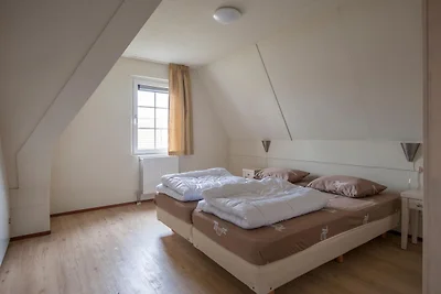 Schöne Villa mit Infrarotsauna, in Strandnähe