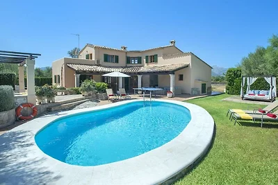 Villa in Pollensa mit Schwimmbecken