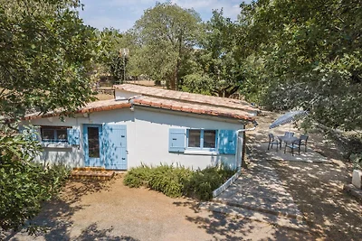 Cottage mit Flussblick, Uzer