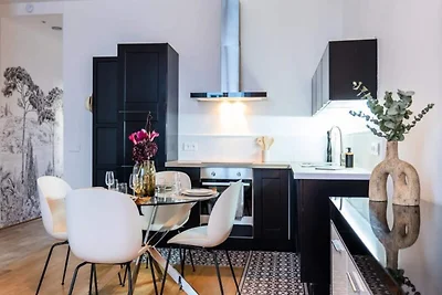 Luxuriöses 3-Zimmer-Apartment, 200 m von den ...