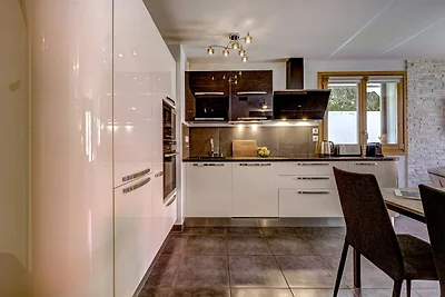 Central Apartment with Amazing Terrace &...