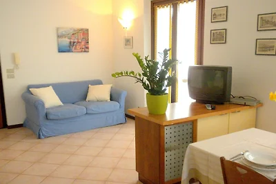 Appartamento con piscina, 600m dal lago