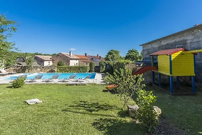 Villa in Žminj mit Schwimmbecken