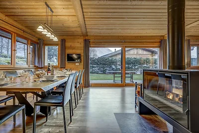 Chalet with Hot Tub & Sauna near Chamonix...