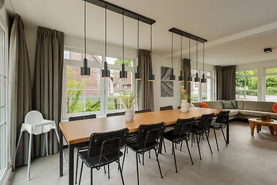 Modernes Haus mit 4 Bädern, im schönen Bad...