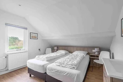 Modern eingerichtetes Ferienhaus für 6...