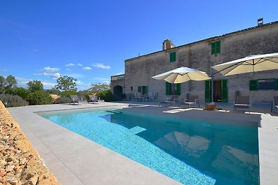 Recently restored finca in a quiet location w...
