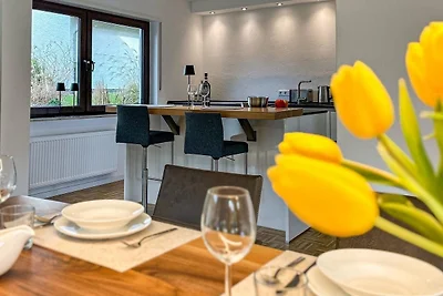 Modernes Split-Level Haus nahe am Hennesee
