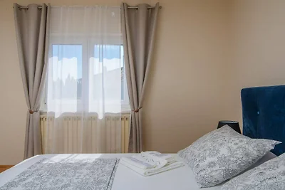 Modern Apartment Near Trogir Beach with Sea V...