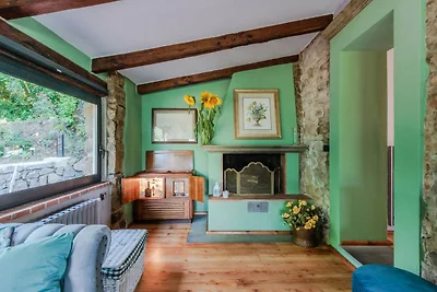 Villa a Pescia con vista sui vigneti