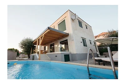 Villa in Privlaka mit Schwimmbecken