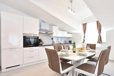 Five Bedroom Holiday Home