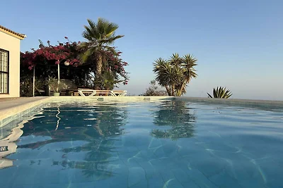 Villa in Arenas mit Meerblick und Pool