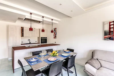 Charmant villa met 5 slaapkamers in Massa...