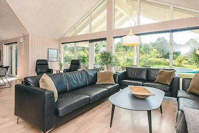 Luxurioses Pool-Retreat in Blavand -- By Trau...