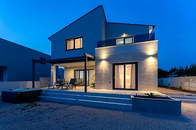 Moderne Familienvilla in Biograd
