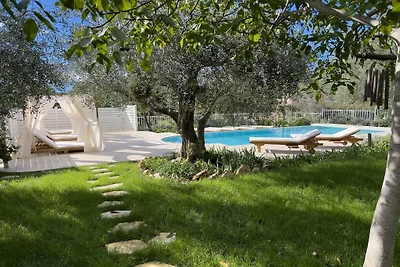 Villa in Diano Marina mit Schwimmbecken