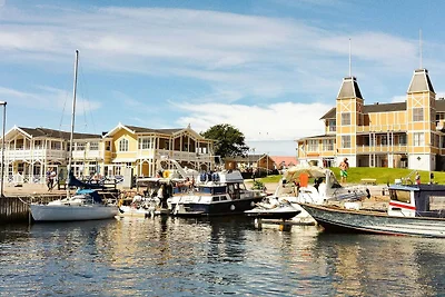 3 persone case ad LYSEKIL