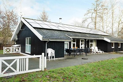 Ruhiges Ferienhaus in Hovedstaden am Meer