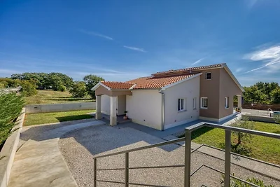 Villa in Tinjan met zwembad